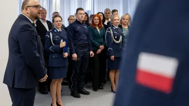 Paweł Gulewski, Prezydent Miasta Torunia i Łukasz Walkusz, Przewodniczący Rady Miasta Torunia, spotkali się z funkcjonariuszami oraz cywilnymi pracownikami Komendy Miejskiej Policji w Toruniu. 