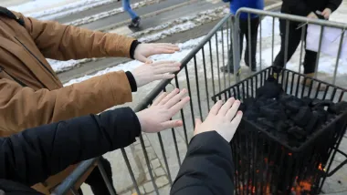 W związku z falą mrozów w Toruniu pojawią się koksowniki