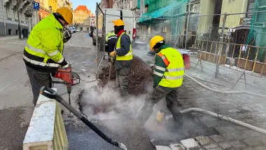 Awaria ciepłociągu na Mostowej