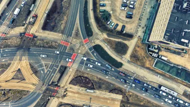 Dzięki inwestycji kierowcy poruszający się w rejonie skrzyżowania ul. Kraszewskiego z al. św. Jana Pawła II odczują wyraźną poprawę płynności ruchu.