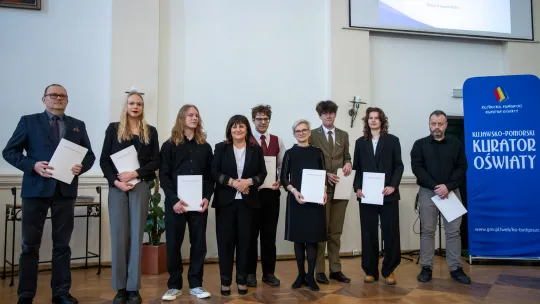  Stypendia MEN za wybitne osiągnięcia edukacyjne za rok 2023/2024