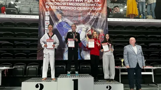 Gabriela Wrzeszcz z KS Centuria Toruń stori na najwyższym podium Mistrzostw Polski Juniorów
