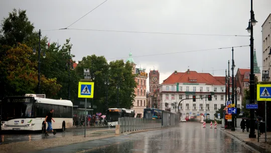  Burze z opadami