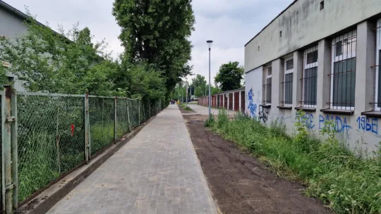 Chodnik przy Bażyńskich gotowy