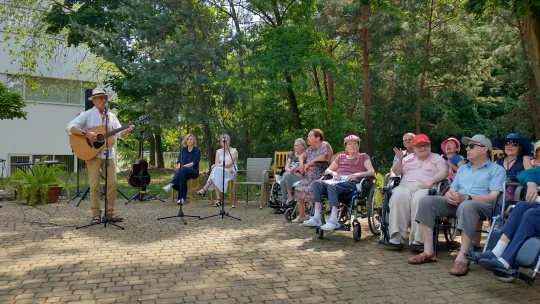 Śpiewanie na Polanie z seniorami
