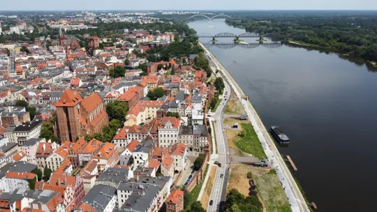 Bulwar i starówka z drona