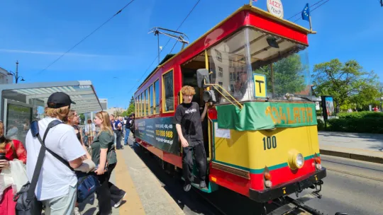 Przejażdżki tramwajem retro w ostatni dzień wakacji