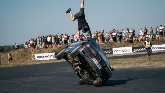 Od motorynek po superauta, a nawet... czołg 