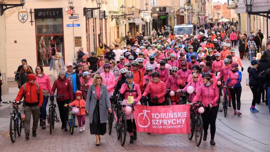 Różowy Przejazd Rowerowy w Toruniu – wspólnie dla zdrowia i profilaktyki