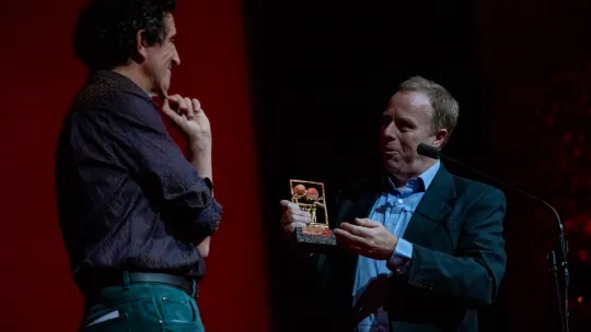 Gala otwarcia EnergaCAMERIMAGE 2025: Toruń świętuje kino. Hołd dla Davida Lyncha i nagroda dla Robbie’ego RyanaGala otwarcia EnergaCAMERIMAGE 2025: Toruń świętuje kino. Hołd dla Davida Lyncha i nagroda dla Robbie’ego Ryana