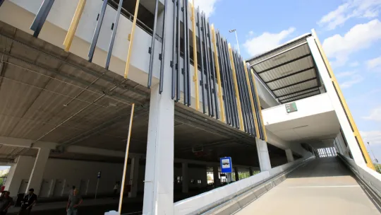 Od 1 stycznia 2026 r. na parkingach Park&Ride przy ul. Olimpijskiej i ul. Dziewulskiego zakończy się promocja cenowa. Oznacza to powrót do stawek obowiązujących przed promocją.