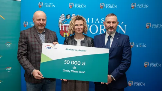 PGE Toruń w ramach programu "Dzielimy się ciepłem" przekazało Gminie Miasta Toruń 50 tysięcy złotych, przeznaczonych na opłacenie rachunków za ciepło. 