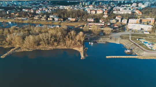 W tym roku zostanie ogłoszony konkurs studialny na opracowanie "Koncepcji urbanistyczno-architektonicznej zagospodarowania terenu przy Przystani AZS do mostu drogowego im. Józefa Piłsudskiego"