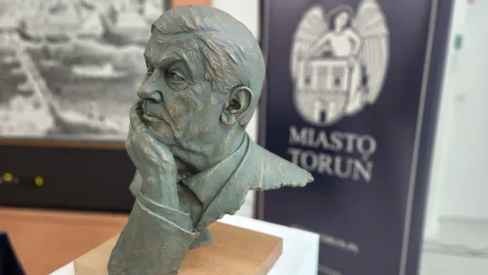 Śladami Zbigniewa Herberta w Toruniu - zapisy na spacer 