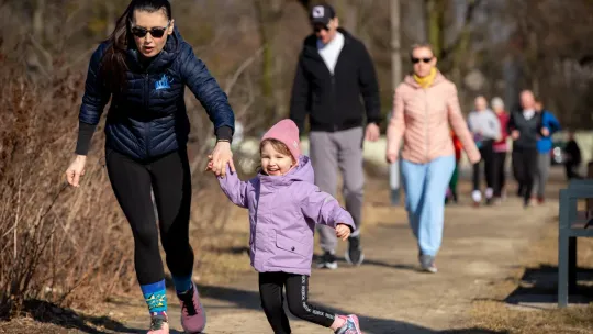 Międzypokoleniowy bieg w Parku Glazja