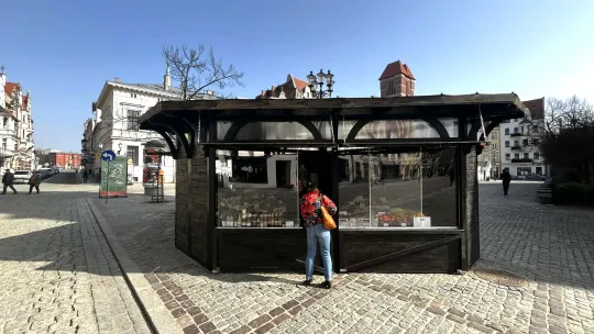 Odświeżone stoisko warzywne na Rynku Nowomiejskim