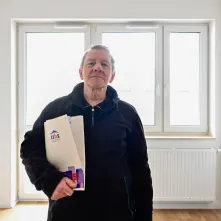 Pan Tadeusz jako pierwszy odebrał klucze do mieszkania przy ul. Batorego 67b