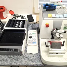 Do Specjalistycznego Szpitala Miejskiego im. Mikołaja Kopernika w Toruniu dostarczono nowoczesny zestaw urządzeń do diagnostyki patomorfologicznej.