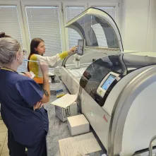 Do Specjalistycznego Szpitala Miejskiego im. Mikołaja Kopernika w Toruniu dostarczono nowoczesny zestaw urządzeń do diagnostyki patomorfologicznej.