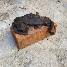 Badania archeologiczne na dziedzińcu Domu Mikołaja Kopernika