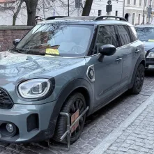 Zero tolerancji dla nieprawidłowego parkowania na toruńskiej starówce