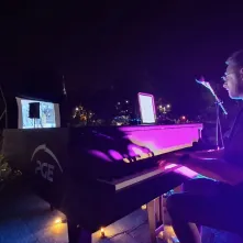 Park Kultury przy fortepianie plenerowym
