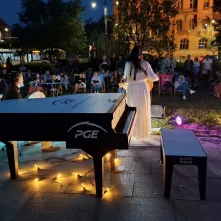 Park Kultury przy fortepianie plenerowym