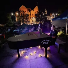 Park Kultury przy fortepianie plenerowym