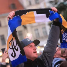 Mistrzowie Polski na żużlu spotkali się z kibicami na Rynku Staromiejskim
