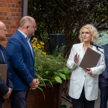 Dyrektor Monika Krauze i marszałek Piotr Całbecki