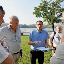 Przekazanie terenu do badań archeologom z UMK