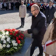 Inauguracja Roku Akademickiego 2024/2025 na UMK - złożenie kwiatów