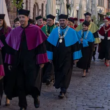 Inauguracja Roku Akademickiego 2024/2025 na UMK - złożenie kwiatów