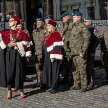 Inauguracja Roku Akademickiego 2024/2025 na UMK - złożenie kwiatów