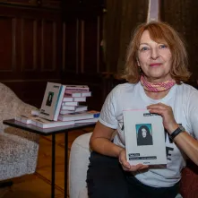 Anna Magalska, aktorka Teatru Horzycy, prezentowała fragmenty swojej książki “Yoko Ono. Wyobraź sobie… wolność międzyludzką”