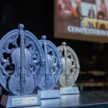 Statuetki nagród konkursowych
