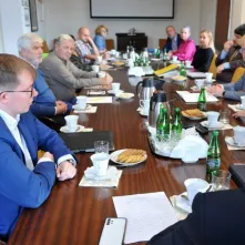Spotkanie przedstawicieli toruńskiego samorządu z przewodniczącymi Rad Okręgów