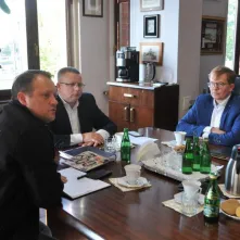 Spotkanie przedstawicieli toruńskiego samorządu z przewodniczącymi Rad Okręgów