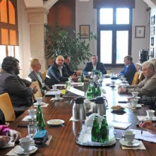 Spotkanie przedstawicieli toruńskiego samorządu z przewodniczącymi Rad Okręgów