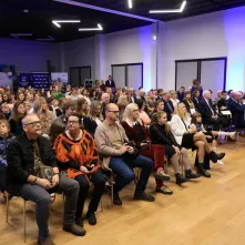 Publiczność wernisażu wystawy pokonkursowej