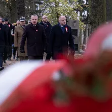106. rocznica odzyskania niepodległości - złożenie kwiatów i msza św.