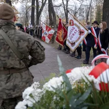 106. rocznica odzyskania niepodległości - złożenie kwiatów i msza św.