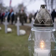 106. rocznica odzyskania niepodległości - złożenie kwiatów i msza św.