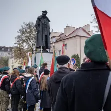106. rocznica odzyskania niepodległości - złożenie kwiatów i msza św.