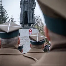106. rocznica odzyskania niepodległości - złożenie kwiatów i msza św.