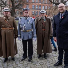 106. rocznica odzyskania niepodległości - złożenie kwiatów i msza św.