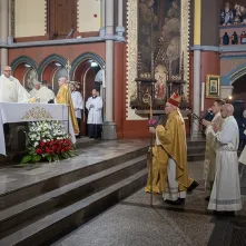 106. rocznica odzyskania niepodległości - złożenie kwiatów i msza św.