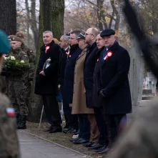 106. rocznica odzyskania niepodległości - złożenie kwiatów i msza św.