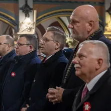 106. rocznica odzyskania niepodległości - złożenie kwiatów i msza św.