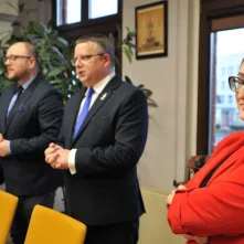 Prezydent Torunia Paweł Gulewski, przewodniczacy Rady Miasta Łukasz Walkusz i jego zastępczyni Edyta Macieja-Morzuch 